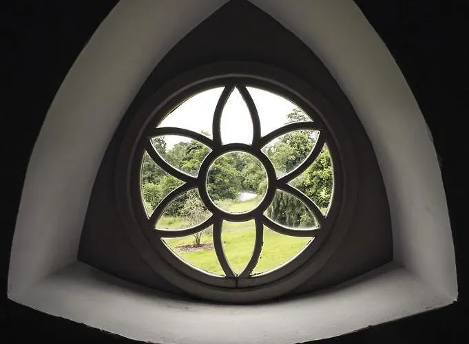 Batty Langley Nyaraló *